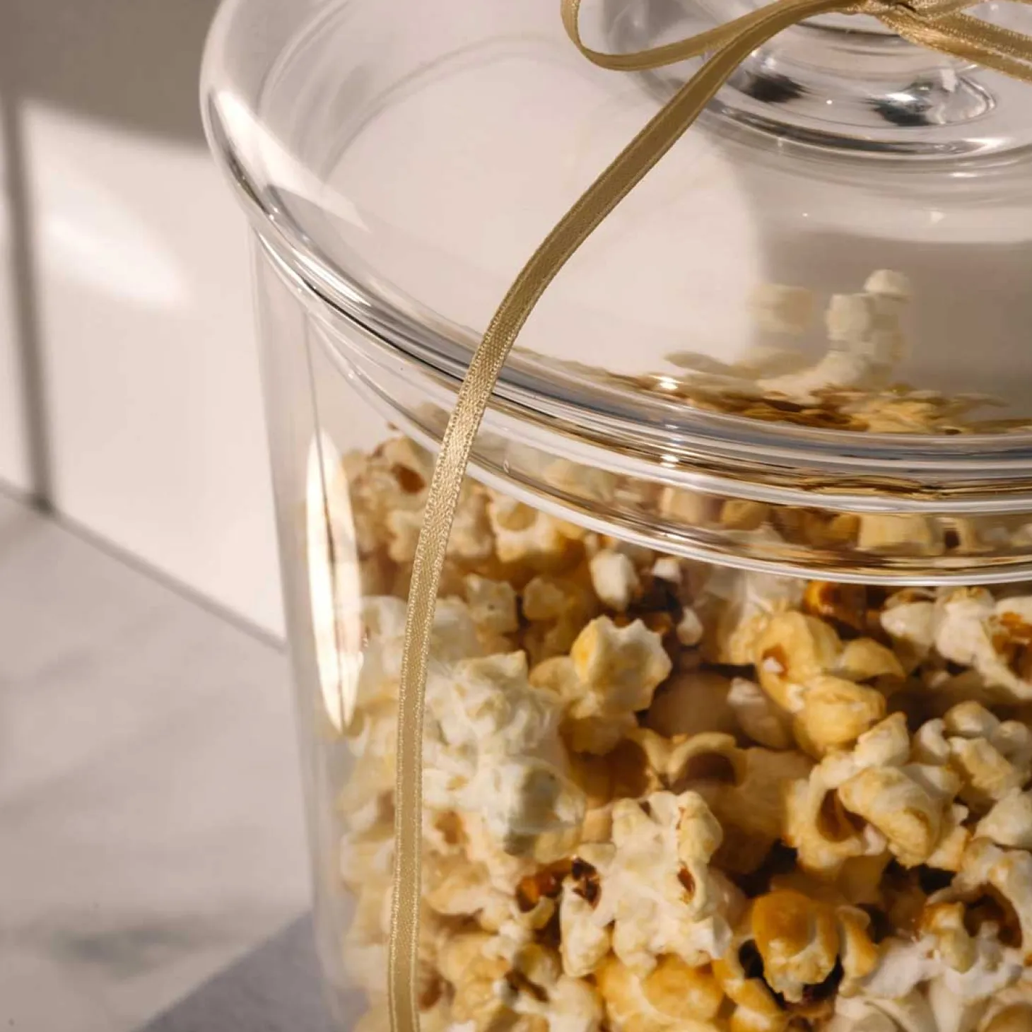 Dose auf Fuß POESIA 24 cm